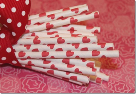 Paper Straws Hearts Close 2