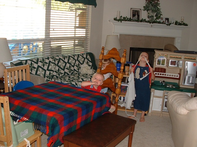 [20091106_PlayingKitchen03[3].jpg]