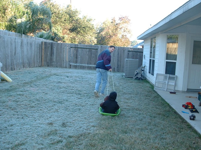 [20091205_Sledding06[3].jpg]
