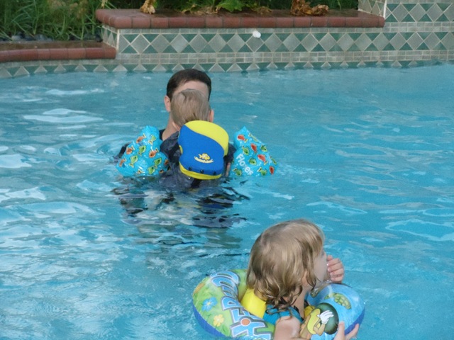 [20100813_Swimming03[2].jpg]