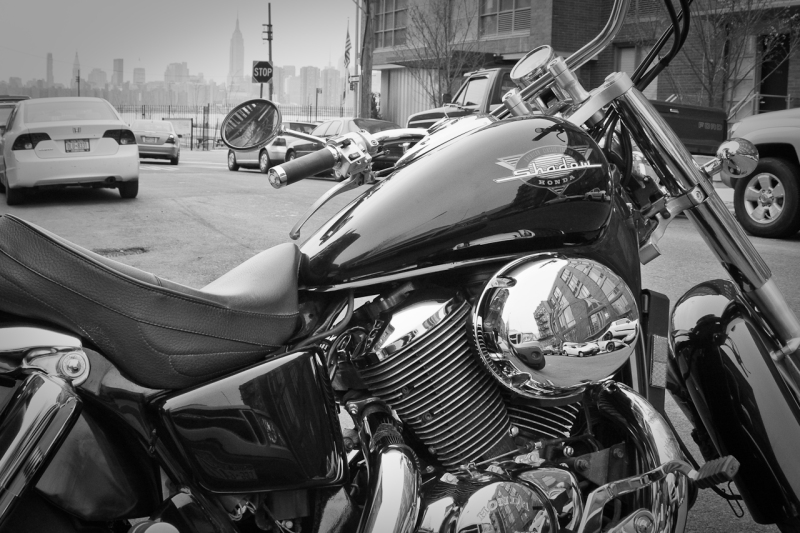 IMAGE: http://lh4.ggpht.com/_K75wcSwuXqU/SdznWPoDEgI/AAAAAAAAAMs/5y6Uxii9elg/s800/Williamsburg-19.jpg