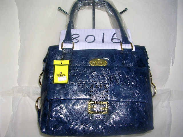 Vintage Woman Hnadbag From Fendi 8016