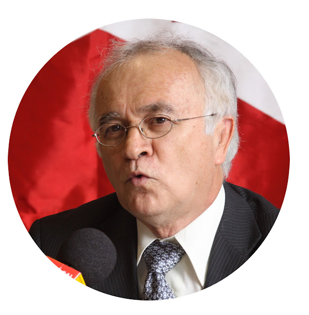 Ferro ao microfone.jpg