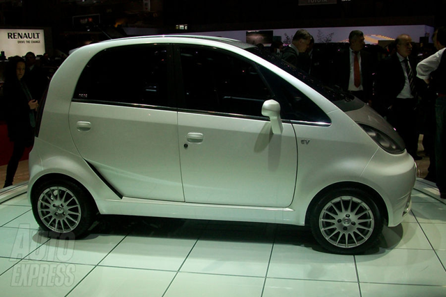 [tata nano ev launch geneva white 2010 india[1].png]