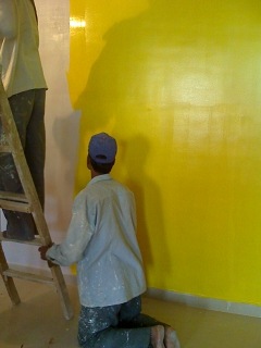 [Painting the living room wall bumblebee_2[2].jpg]