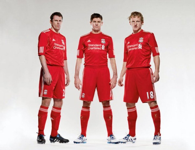 [Liverpools-new-home-kit-Carra-Stevie-G-and-Dirk[2].jpg]