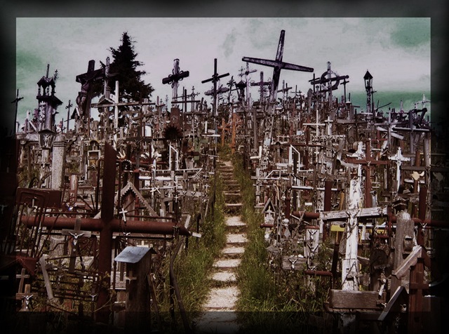 [Hill_of_Crosses_by_Anmoku[4].jpg]