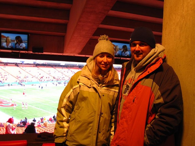 [joe and lauren at game[3].jpg]