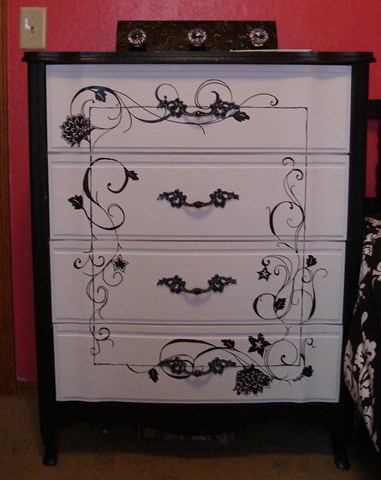 [Makayla's dresser 5[7].jpg]