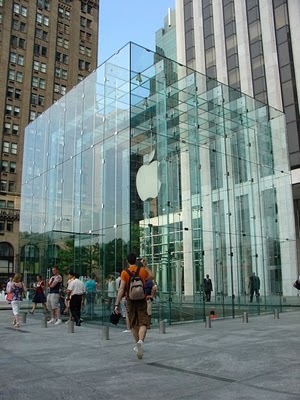 [NYC mac store[3].jpg]