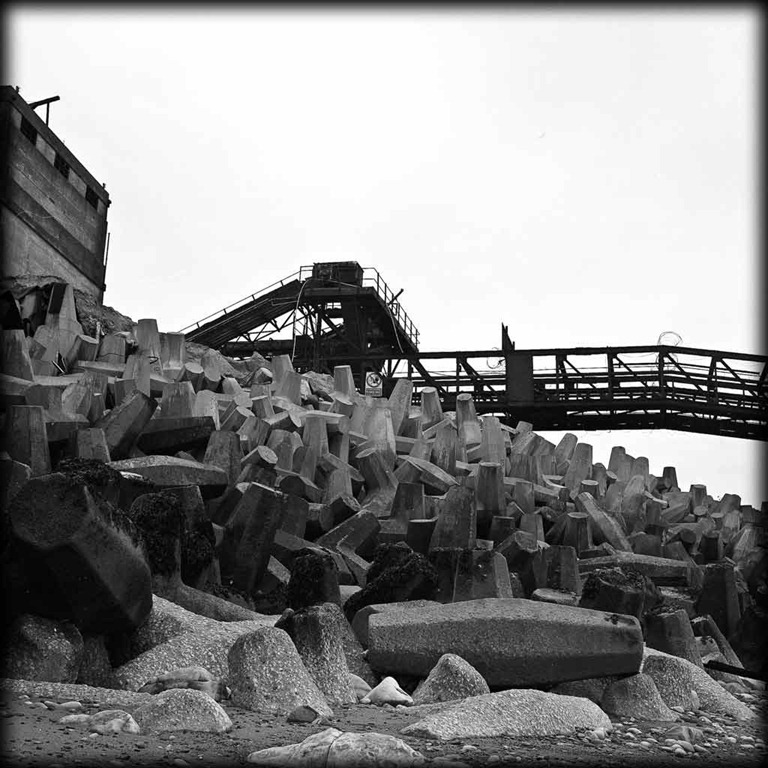 [Concrete-Jackstones[3].jpg]