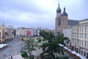 Krakow market square - looks a lot like Wroclaw's, doesn't it?