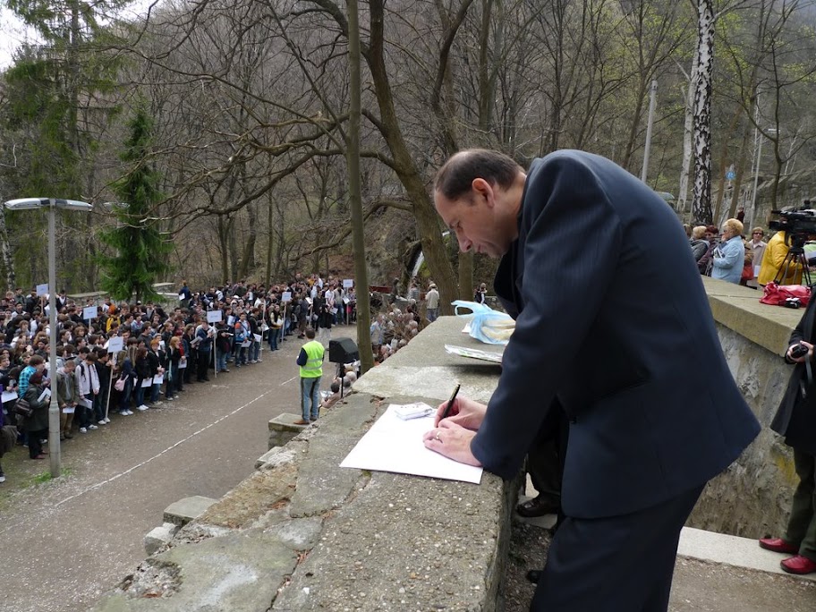 Sebestyén István számol, összesít - több fotó a képre kattintva