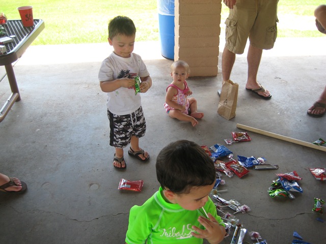 [Max's 2nd Bday Party 074[2].jpg]