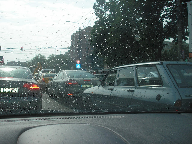 Ploaie cu soare la intoarcere in Bucuresti