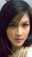 [sandra-dewi 1[3].jpg]