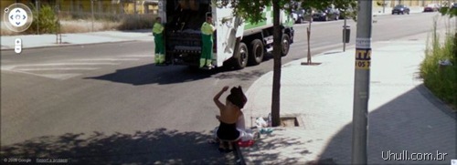 [prostitutes_on_google_street_view_08_thumb[4].jpg]