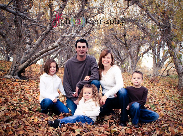 [Gurney Family7856-2 weblogo 2[4].jpg]