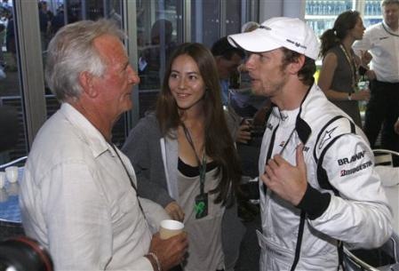 Jessica_Michibata_button_sr