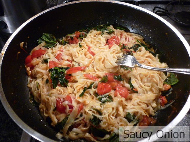 [home made tagliatelle - saucy onion[2].jpg]