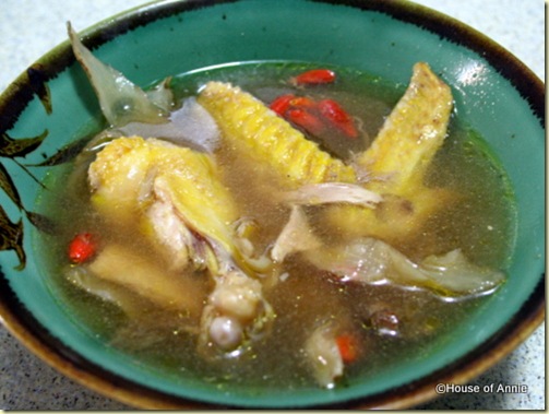 sarikei chicken herbal soup