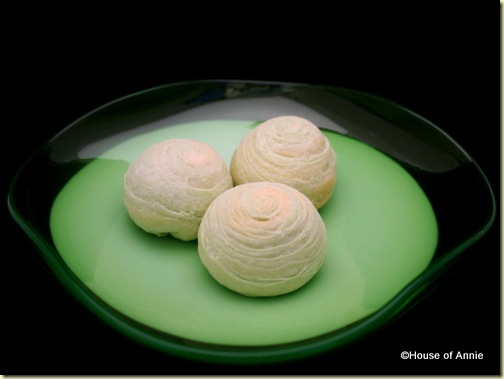 baked spiral pastries plated baked spiral pastries plated