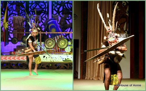 [Sarawak Cultural Village Penan blowgun dance[2].jpg]