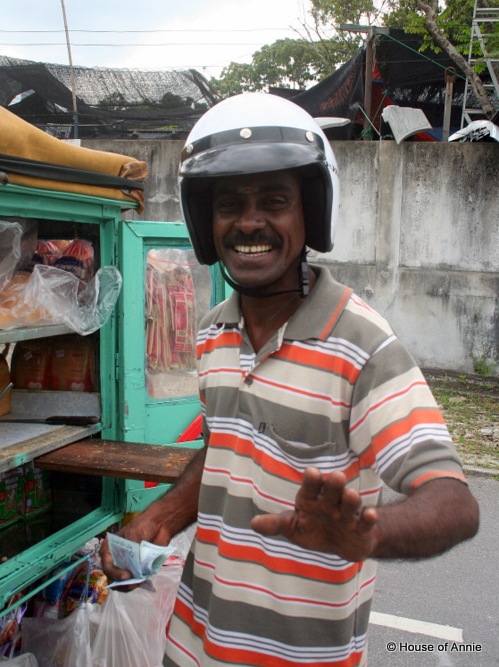 [Motorbike roti man in Penang[2].jpg]
