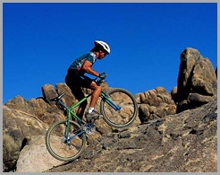 Mountain_biking_uphill Mountain_biking_uphill