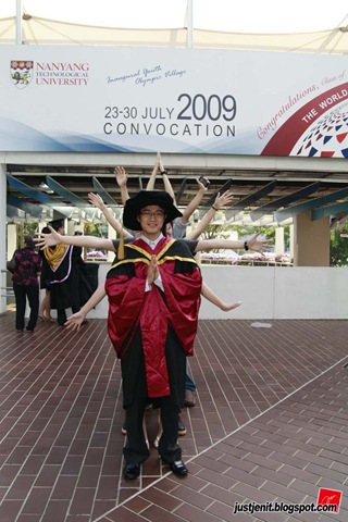 [20090728 Ding Liang Convocation_31_resize[5].jpg]