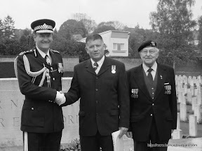 Commissioner.JN & Bernard. may 2002. Arras.jpg