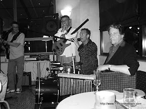 Entertaining the troops. Moderne Hotel. May 2008.jpg
