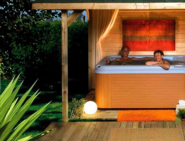 spa jacuzzi dans le jardin spa jacuzzi dans le jardin