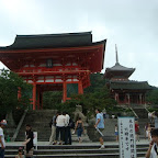 La entrada al Templo Kiyozumi, el único templo al que pudimos ir. Pero cuando tienes entre cien opciones de templos pues vas al mejor ;)