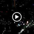 La vista desde un mirador a sesenta y tantos pisos de altura, o más.