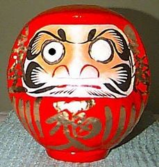 daruma (amuleto de salud japonés) daruma (amuleto de salud japonés)