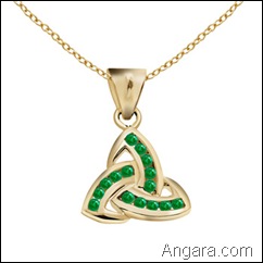 Emerald-Interlinked-Trillion-Pendant-in-14k-Yellow-Gold-(1.5-mm)_APY0458_Reg