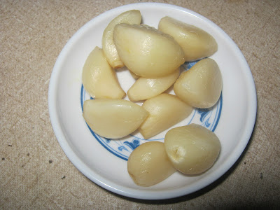 Completely steamed garlic ready to be served Completely steamed garlic ready to be served