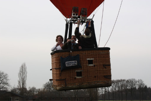 Ballonvaart vanuit Exel naar Oud Leusen met de Plus ballon en Peter Kelder