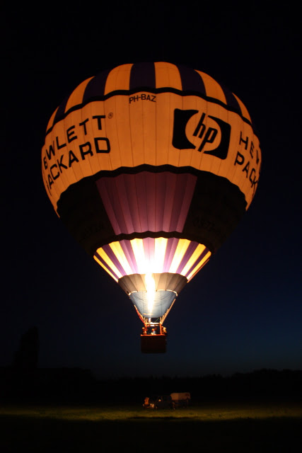 Nachtvaart met een luchtballon van Exel naar Harfsen met zonsopkomst.