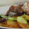 Nadjeveni kotleti sa salatom od krumpira/Stuffed chops with potato salad