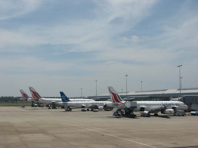 A busy noon at Colombo