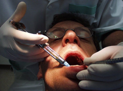 [dentist 500x370[6].jpg]
