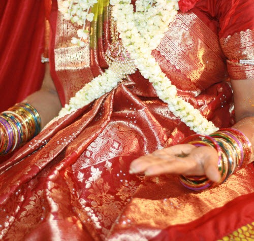 [Indian-wedding---bangles-500x4753.jpg]