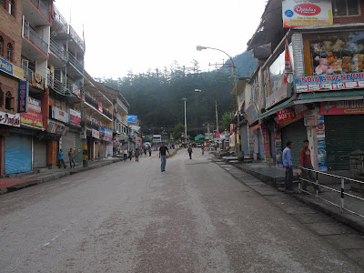 The Mall at Manali- no cars allowed. GOOD! 