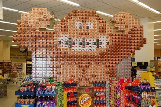  Esculturas nerds com latas e caixas