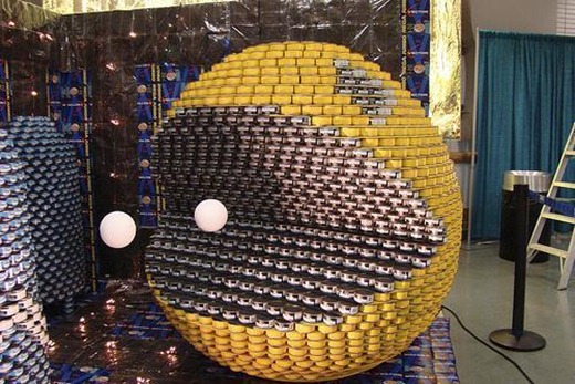  Esculturas nerds com latas e caixas