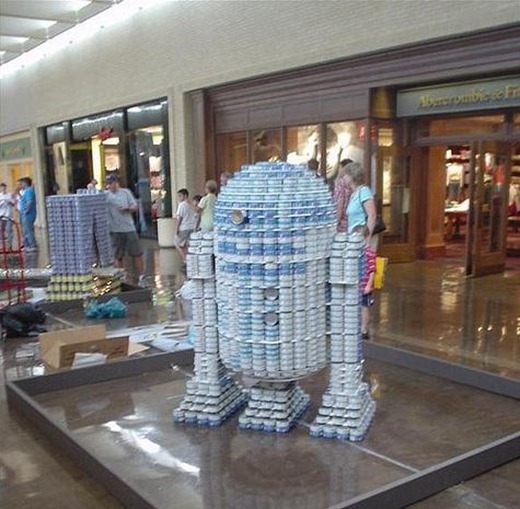  Esculturas nerds com latas e caixas