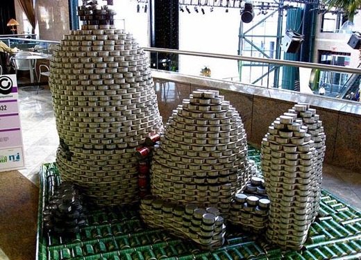  Esculturas nerds com latas e caixas