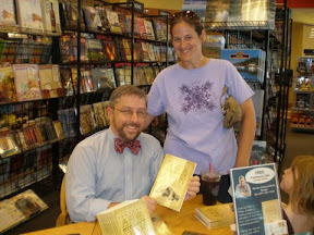 20080823.bordersbooksigning5.jpg 20080823.bordersbooksigning5.jpg